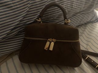 (Category: ) located in . Submitted by thedcloset_ (Listing ID 1442469759, Image 1). Description: .