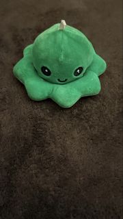 (Category: ) located in . Submitted by reselling.junk (Listing ID 1442491024, Image 1). Description: .