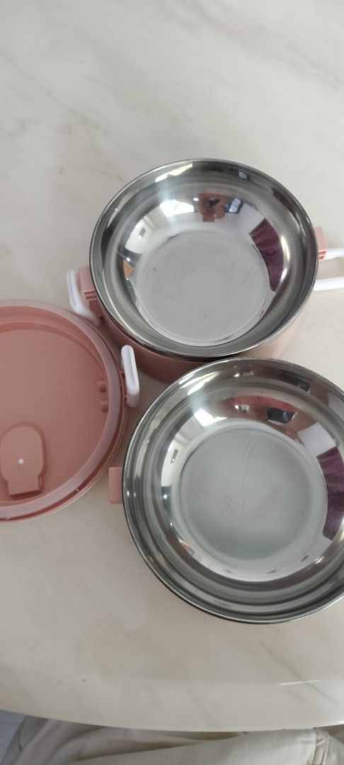 Stackable Lunch Box (Category: Food Organisation & Storage) located in Kuala Lumpur. Submitted by tysseries (Listing ID 1442382481, Image 2). Description: .