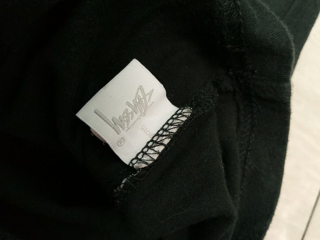 Stussy Tops (Category: Activewear) located in Manila. Submitted by johnangelo27 (Listing ID 1442350753, Image 3). Description: .