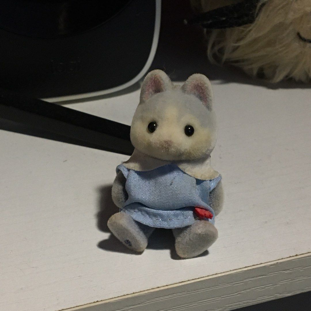 sylvanian families nursery husky (Category: Figurines & Statues) located in Caloocan City. Submitted by ikilovestoshop (Listing ID 1442393120, Image 1). Description: a bit dirty.. selling low.