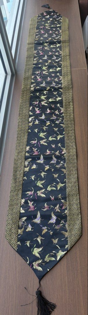 Table Runner (Category: Other Home Decor) located in Singapore. Submitted by samuelngja (Listing ID 1442414027, Image 1). Description: Satin fabric runner Like new .