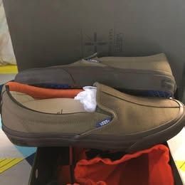 Taka Hayashi x Vans Vault Slip-On (Category: Slippers & Slides) located in Manila. Submitted by kaimonobyexfel (Listing ID 1442412902, Image 2). Description: Vans Vault’s latest collaborative collection with long-time partner and designer Taka Hayashi features the Slip-On 66 and Style 238 silhouettes, which are basically the heritage renditions of the Classic Slip-On and Sk8-Hi. Each shoe is constructed with a series of layered canvas and suede p