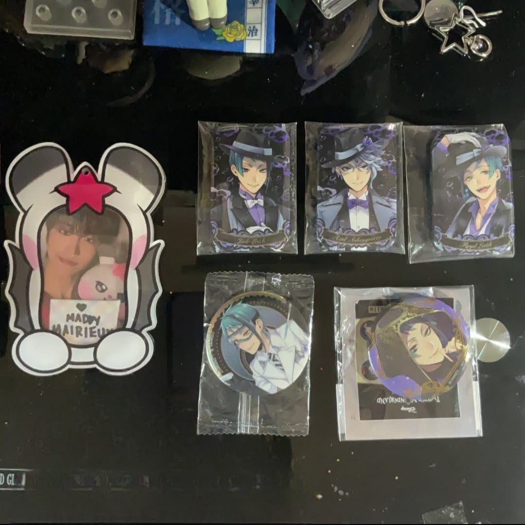 Twisted Wonderland Octavinelle Can Badge Set (Category: Character Goods) located in Las Pinas. Submitted by okayeks (Listing ID 1442405528, Image 1). Description: ★ mop: maya / gcash / maribank / cash upon meet-up ★ dop: payo (prio) / 3 days / upon meet-up ★ mod: ggx, lbc, sdd, meet-up 🚚 to be shipped next week 📍 las piñas, ncr * can meet-up at other locs, but buyer will shoulder my transpo fee if i have no other business in the area. ♯┆fb: mad