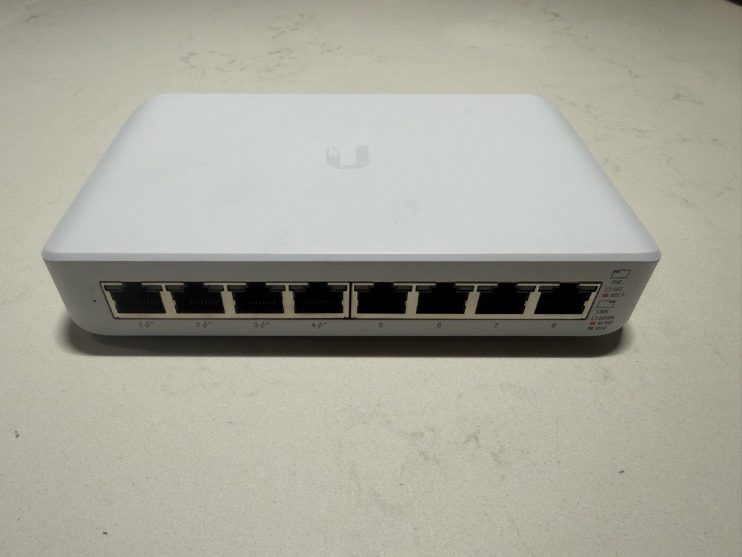 Ubiquiti UniFi Switch 8 Lite 8-Port PoE Switch