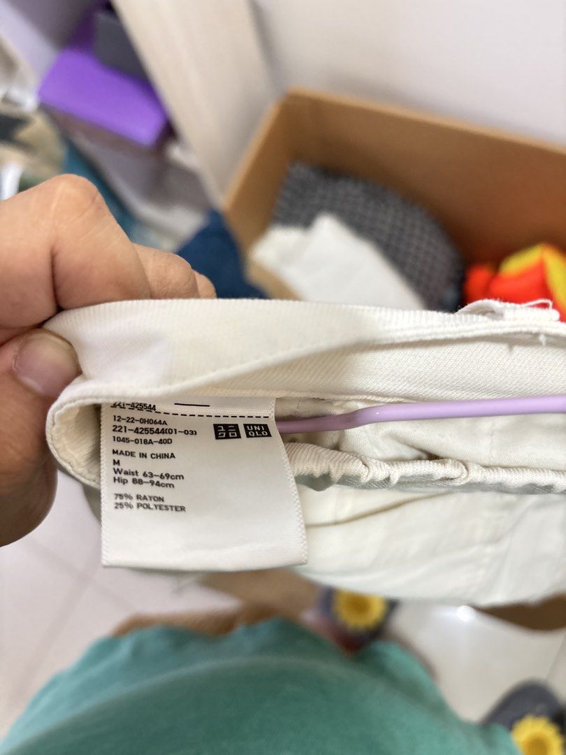 UNIQLO Cream Cargo Pants Size M (Category: Other Bottoms) located in Paranaque City. Submitted by sashimimai (Listing ID 1442446542, Image 2). Description: - Brand: UNIQLO - Color: Cream - Size: Medium (M) - Material: 79% Rayon, 21% Polyester - Features: Elasticated waistband, elasticated cuffs, multiple cargo pockets - Style: Casual, everyday wear.