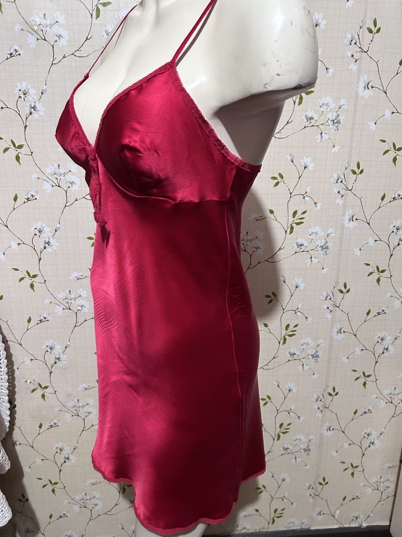 Victoria’s Secret sexy red ribbon bow silk dress (Category: Undergarments & Loungewear) located in Baguio. Submitted by thecloset.bg (Listing ID 1442364553, Image 3). Description: .