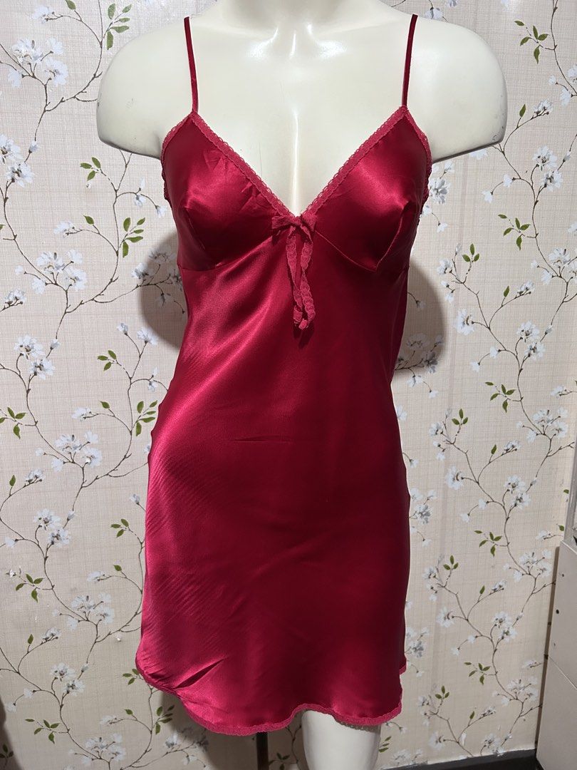 Victoria’s Secret sexy red ribbon bow silk dress (Category: Undergarments & Loungewear) located in Baguio. Submitted by thecloset.bg (Listing ID 1442364553, Image 1). Description: .