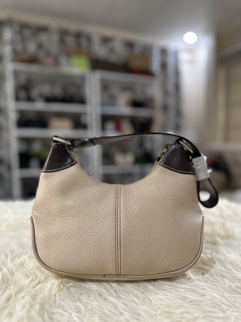 Vintage D&B kili/shoulder bag (Category: Luxury Bags & Wallets) located in Quezon City. Submitted by riavero (Listing ID 1442396111, Image 2). Description: Signs of use: minimal rub, needs cleaning, other minimal signs of use nasa photos.