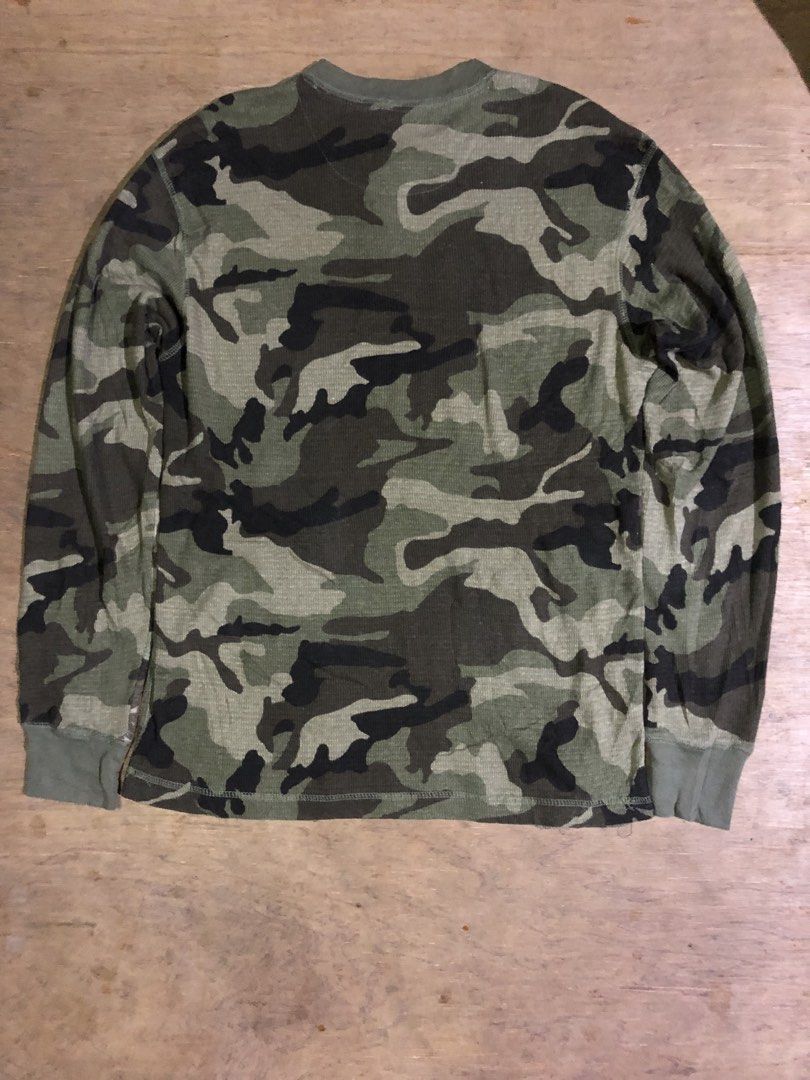 Vintage Y2k Faded Glory (Category: Coats, Jackets and Outerwear) located in Davao. Submitted by blufinds (Listing ID 1442458063, Image 3). Description: Vintage Y2K Faded Glory Mens Green Camo Thermal Henley Shirt.