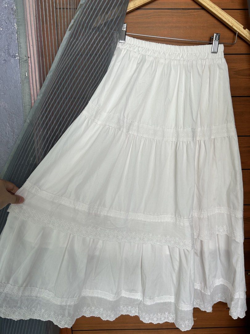 White Eyelet Lace Tiered Maxi Skirt (Category: Skirts) located in Manila. Submitted by truewind.e362a9 (Listing ID 1438457285, Image 2). Description: Waist: 22-34 Length: 31.