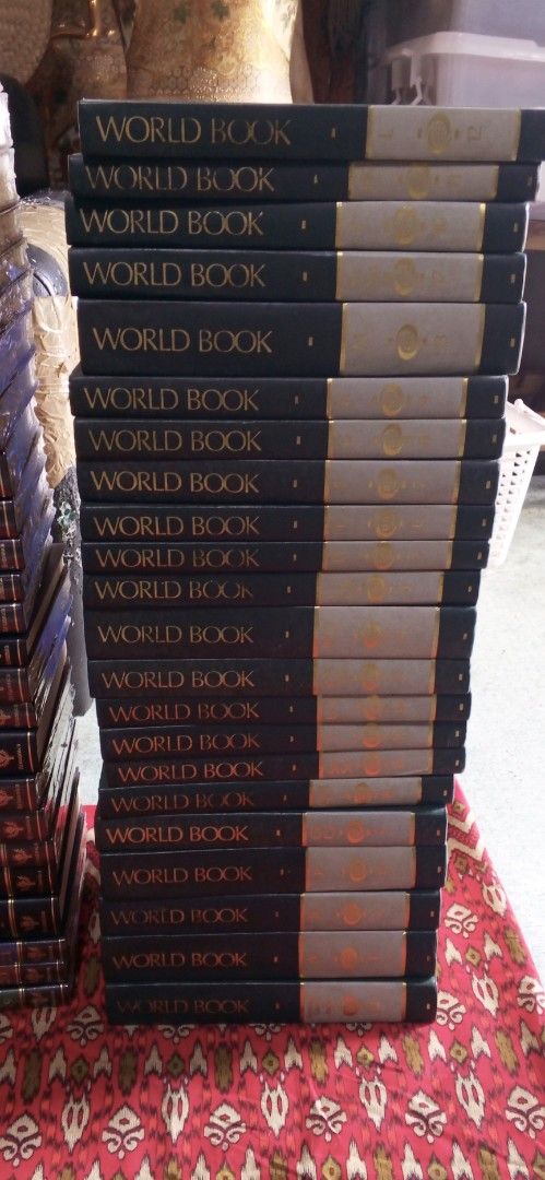 World Book Encyclopedia Set and Dictionary (Category: Textbooks) located in Las Pinas. Submitted by jkidd (Listing ID 1442446022, Image 1). Description: - Complete set of World Book Encyclopedias - Includes World Book Dictionary, L-Z volume - Perfect for learning and reference - Sold as a complete set only - Pick up only.