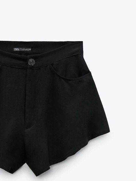 ZARA Black High Waisted Flared Shorts (Category: Shorts) located in Bacolod City. Submitted by pym_shops (Listing ID 1442456364, Image 2). Description: - Zara Black Shorts - High-waisted style - Flared hem - Button and zip closure - Two front pockets - Made in Morocco - Size: XS.