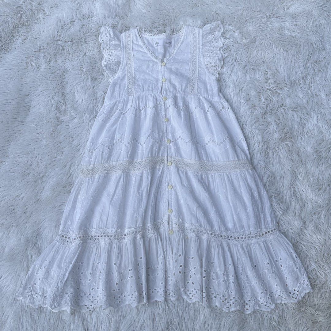 Zara eyelet dress 6T (Category: Babies & Kids Fashion) located in Dagupan City. Submitted by flor_sandra (Listing ID 1442495564, Image 1). Description: Likenew No flaws No stains .