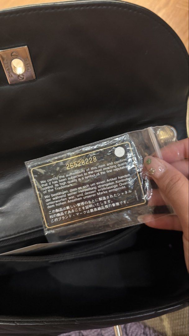 100% original chanel vintage single flap (Category: Luxury Bags & Wallets) located in Manila. Submitted by sugarnspice1992 (Listing ID 1442668916, Image 2). Description: 9/10 Complete inclusions No flaws to declare .