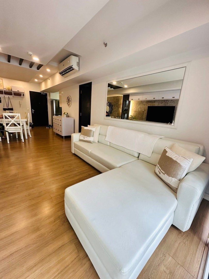 1Br with Parking in Maridien, BGC (Category: Apartments & Condos) located in Caloocan City. Submitted by unobajal (Listing ID 1442633419, Image 3). Description: 📣1 bedroom with parking in BGC For Sale ‼️‼️ 📍Maridien Tower 2, 26th St. BGC Taguig City. Property Details: -1 bedroom -Area: 65sqm -17th floor -With balcony [facing bonifacio south street (nice view)] -With 1 parking slot (Basement 5) -Nicely Interiored 📌Asking Price: 20M (Inclusive o