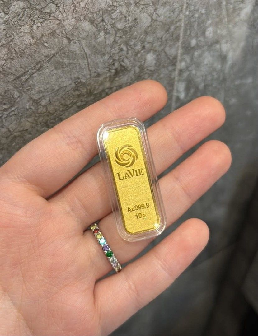 24K LaVie Gold Bar 10g (Category: Body Jewelry) located in Cavite. Submitted by jmccm (Listing ID 1442626893, Image 1). Description: 24K LaVie Gold Bar 10g 10,800/gram ₱108,000 rollback price Perfect time to buy the dip ‼️.