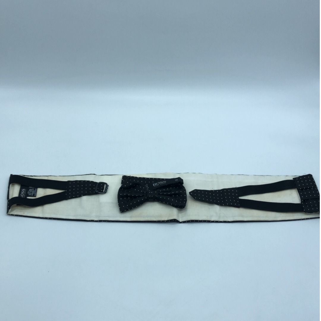 267005114 BOSS HUGO NECKTIE BOW SET (Category: Ties) located in Taguig. Submitted by ecoring.ph (Listing ID 1442555296, Image 3). Description: ◆CONDITION: A ◆DESCRIPTIONS: (Other defects/info:) The body of the bow tie is stained, dirty, discolored, and shows signs of use. ◆SIZE: ⁎WIDTH: 4.5inches. (approximately only) ⁎LENGTH: 39inches. (approximately only) ◆INCLUSIONS: Box ⚠︎Please note that all sizes are approximate and may vary slightly. ⚠︎Ple