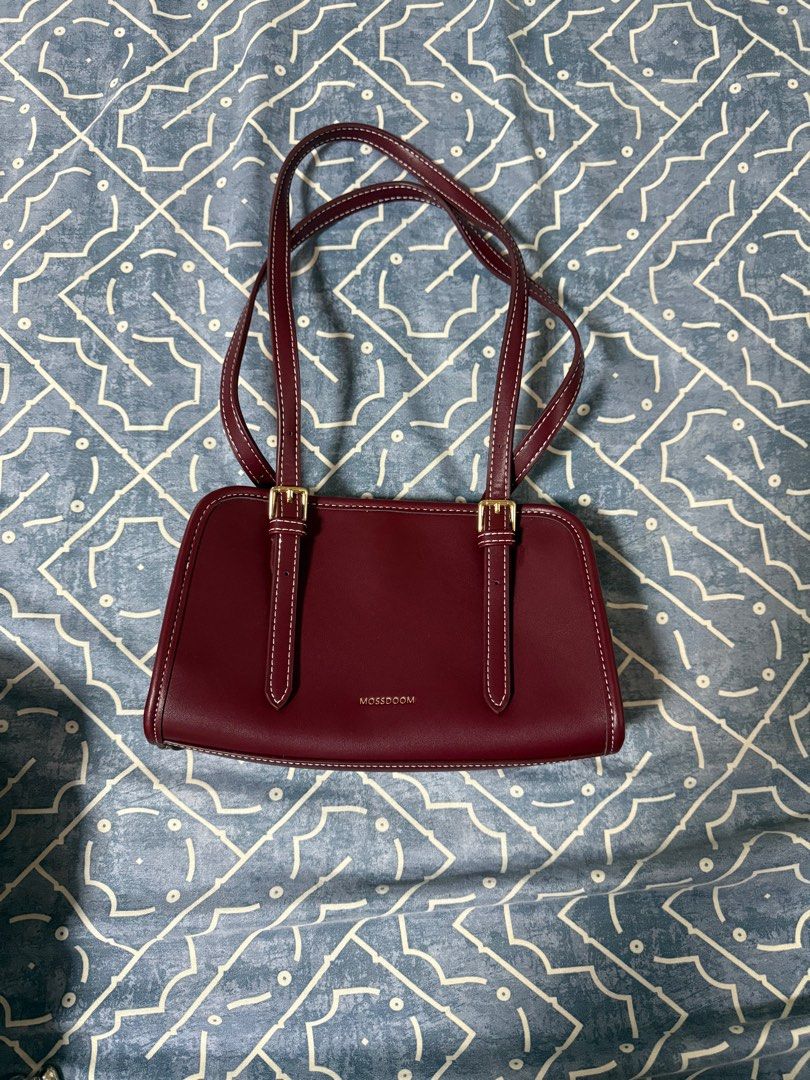 8 pcs bag for 3k (Category: Luxury Bags & Wallets) located in Lingayen. Submitted by ysabelled06605 (Listing ID 1442589981, Image 2). Description: What u see is what u get Free shipping if di tatawad +SF.