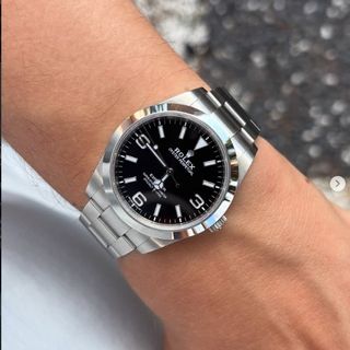 (Category: ) located in . Submitted by 0000watchcollectsg (Listing ID 1442604848, Image 1). Description: .