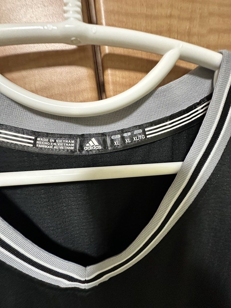 Adidas San Antonio Spurs Kawhi Leonard Jersey XL (Category: Activewear) located in Singapore. Submitted by raybrigsteven (Listing ID 1442623108, Image 2). Description: Brand New Unworn - Authentic Adidas NBA Jersey - Features Kawhi Leonard #2 - San Antonio Spurs - Color: Black with Grey/White accents - Size: XL - Made in Vietnam - Perfect for any Spurs fan!.