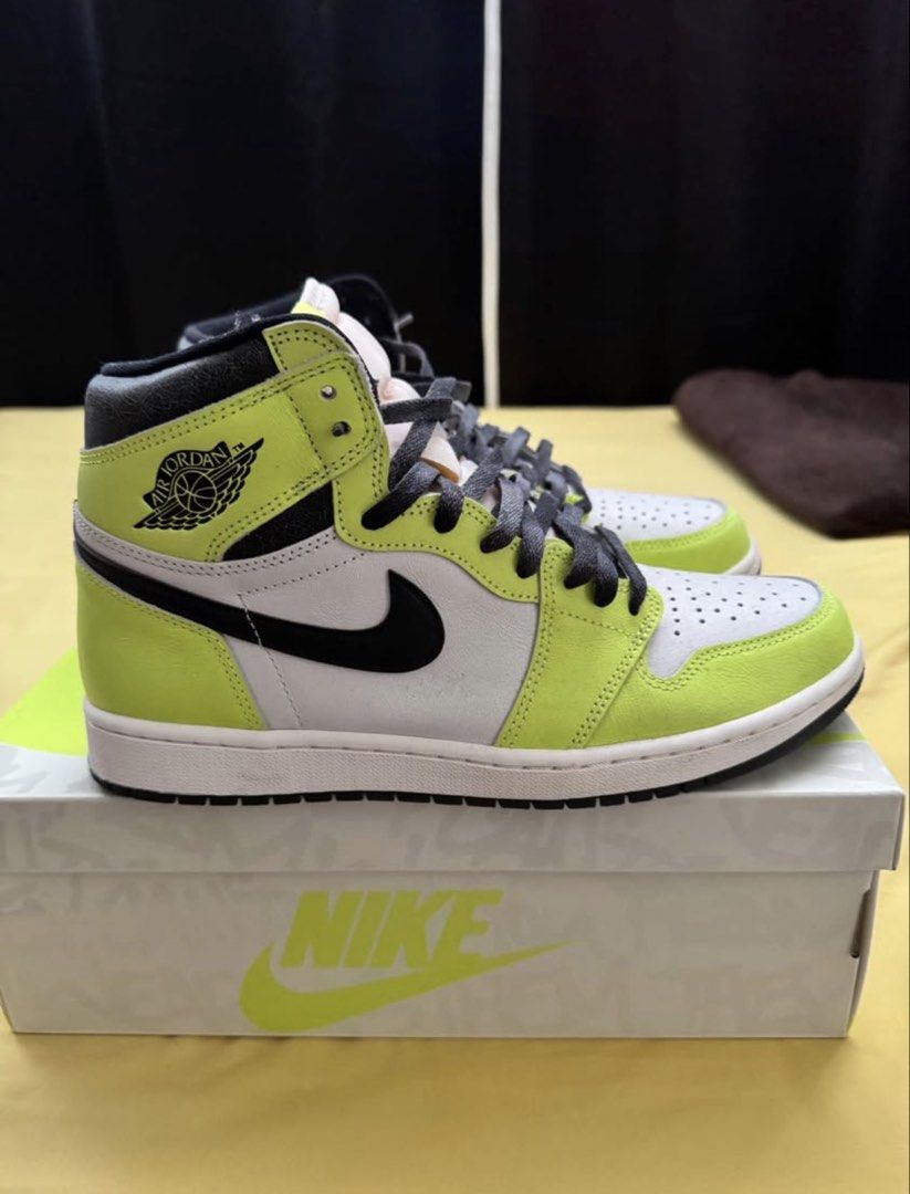 Air Jordan 1 (Category: Sneakers) located in Paranaque City. Submitted by flooski (Listing ID 1442705828, Image 2). Description: SLIGHTLY NEGOTIABLE -Air Jordan 1 Visionaire - Bought from FootLocker (Korea) - Size 10.5 US - Good Condition - Complete with Box.