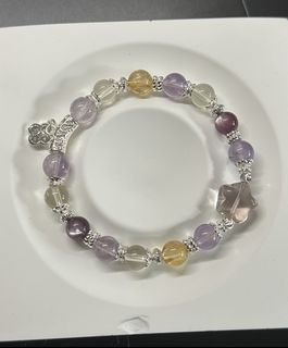 (Category: ) located in . Submitted by ilovemoneyxx (Listing ID 1442591793, Image 1). Description: .