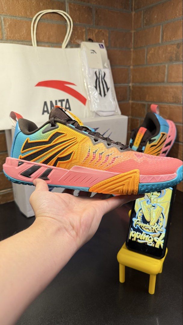 ANTA KAI TEAM 2 (Category: Sneakers) located in Quezon City. Submitted by tripppingkicks (Listing ID 1442705521, Image 1). Description: Anta kai team 2 Size 9.5us/43euro 3,995php brandnew With box and paper bag With free KYRIE socks Novaliches qc location.