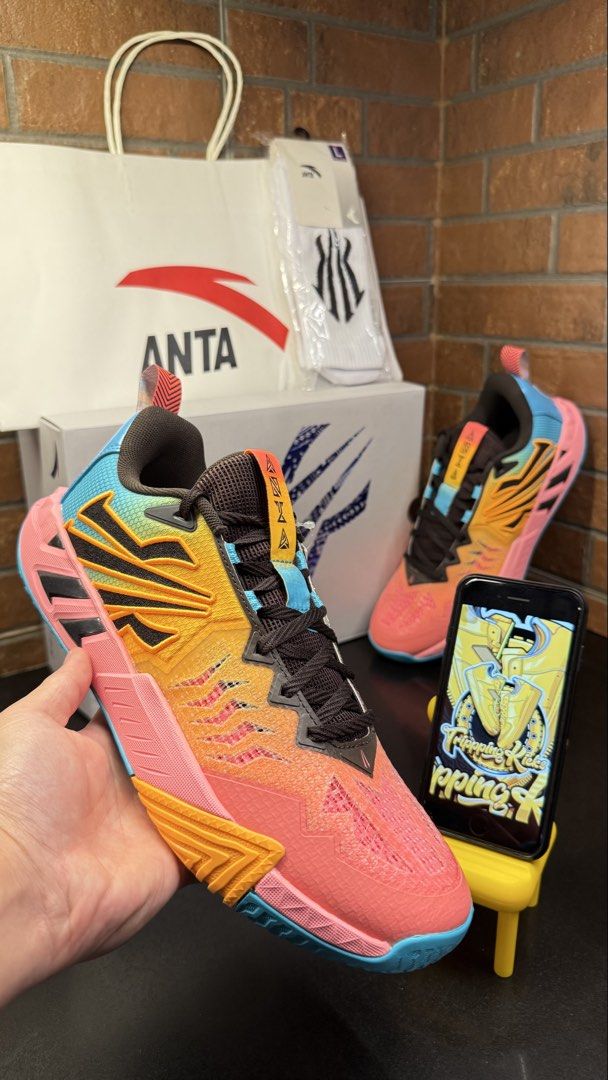 ANTA KAI TEAM 2 (Category: Sneakers) located in Quezon City. Submitted by tripppingkicks (Listing ID 1442705521, Image 2). Description: Anta kai team 2 Size 9.5us/43euro 3,995php brandnew With box and paper bag With free KYRIE socks Novaliches qc location.