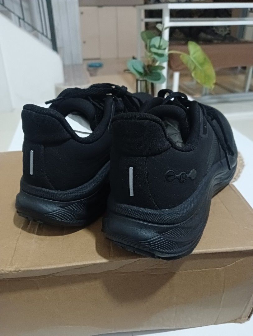 Anta PG7 Travel Running Shoes (Category: Sneakers) located in Manila. Submitted by clevercrystal-cb40 (Listing ID 1442589147, Image 3). Description: Anta PG7 Travel Running Shoes size 37.5 brandnew p2000 sm marilao meet up.