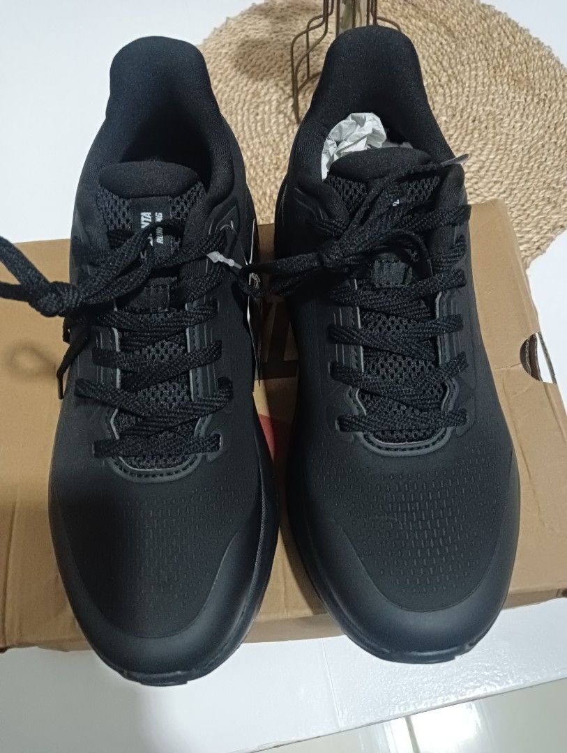 Anta PG7 Travel Running Shoes (Category: Sneakers) located in Manila. Submitted by clevercrystal-cb40 (Listing ID 1442589147, Image 1). Description: Anta PG7 Travel Running Shoes size 37.5 brandnew p2000 sm marilao meet up.