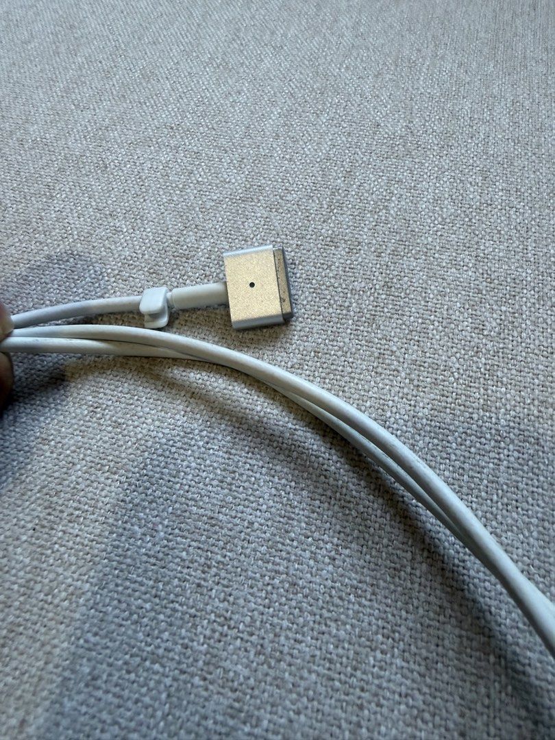 Apple 85W MagSafe 2 Power Adapter476491290960865281