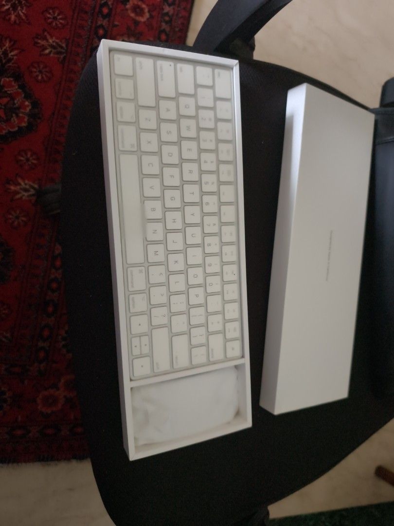 Apple A1243 Keyboard & A1152 Mouse476488315322378241