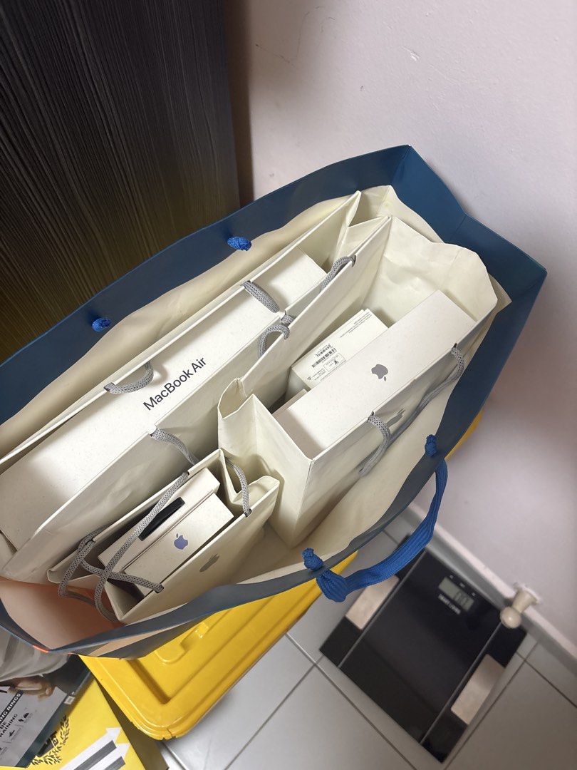 Apple Boxes (Category: Other Accessories) located in Singapore. Submitted by zaoslol (Listing ID 1442566313, Image 1). Description: Iphone 16 plus Airpods Pro 2nd Gen Apple Pencil Pro Airpods 3rd Gen Ipad Air 11 inch M2 Wifi USBC 20 Watts Power Adapter Macbook Air 13 inch Midnight Blue.