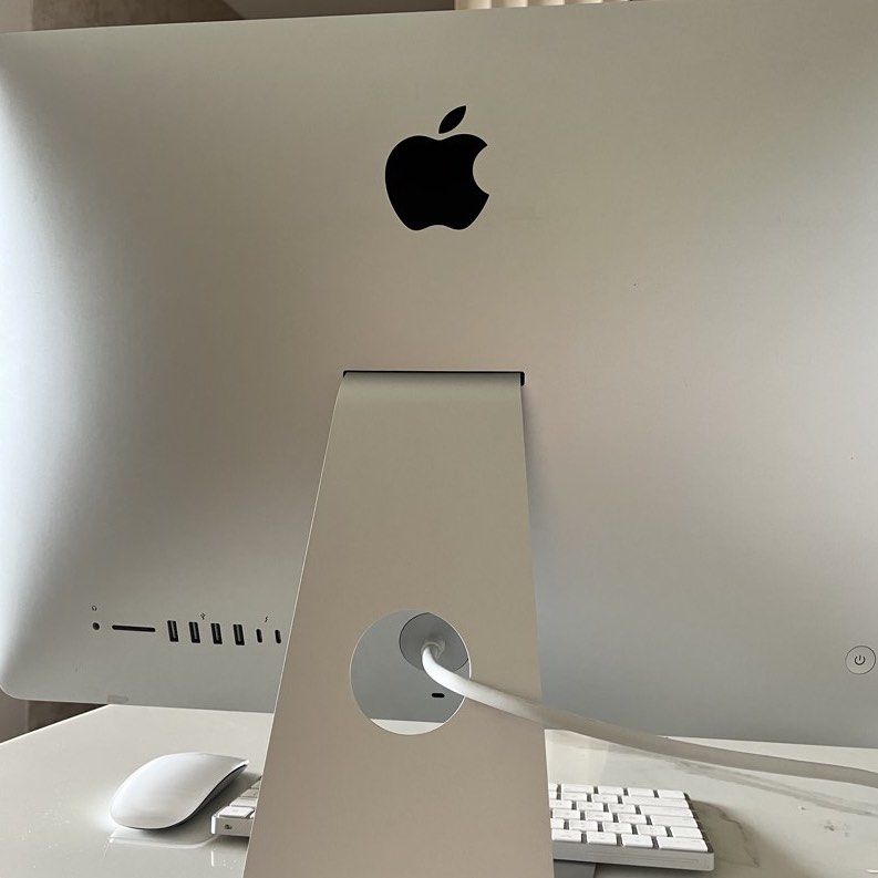 Apple iMac 21.5-inch (2017)476481530616893442