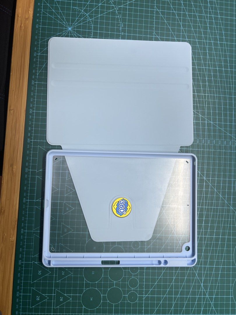 Apple iPad 9 generation 2 protective cover bundle.476738172780564483
