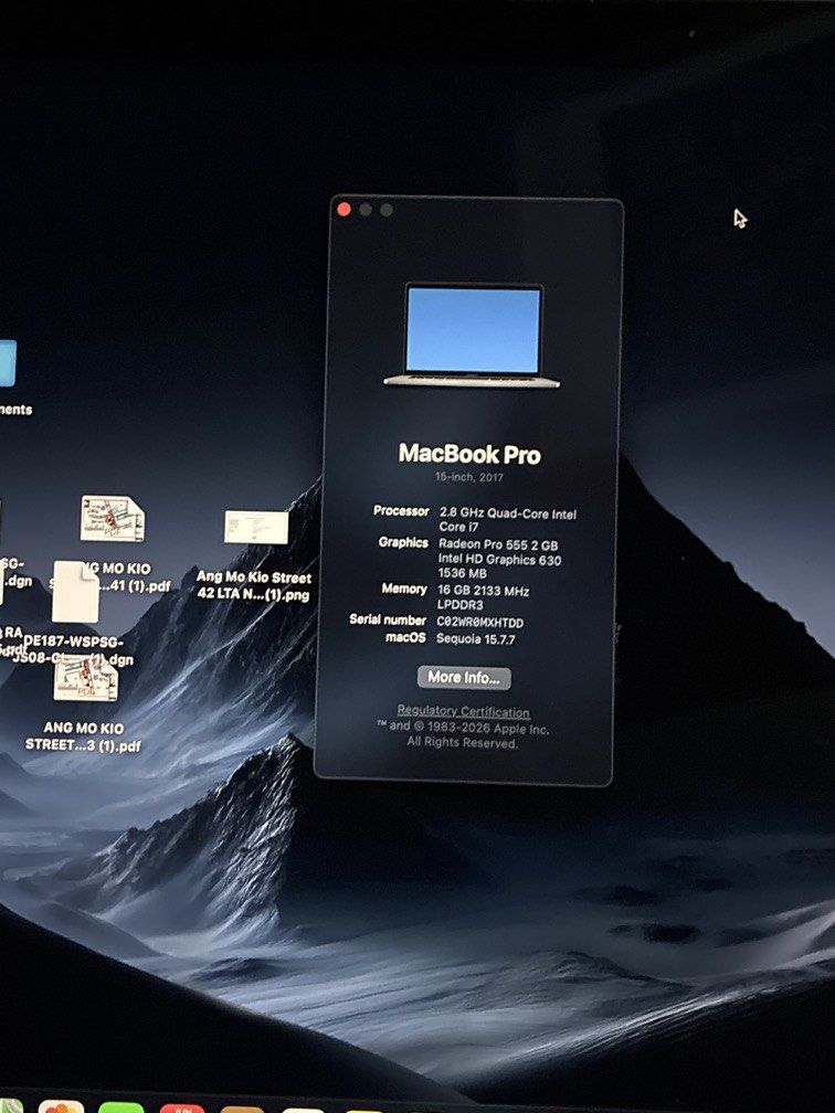 Apple MacBook Pro 15-inch 2017488524726236631042