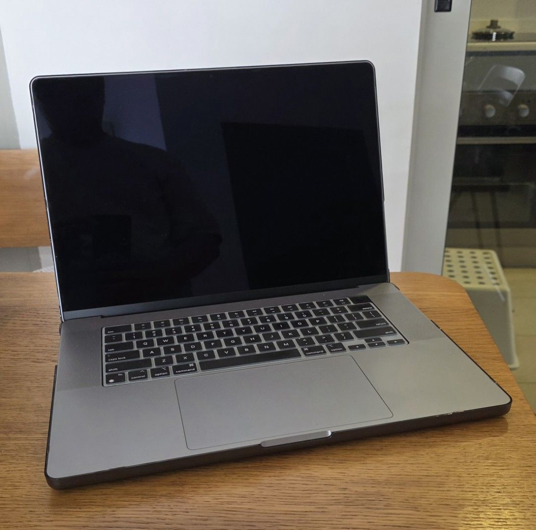 Apple MacBook Pro 16 inch M1 Pro 16GB RAM 1TB