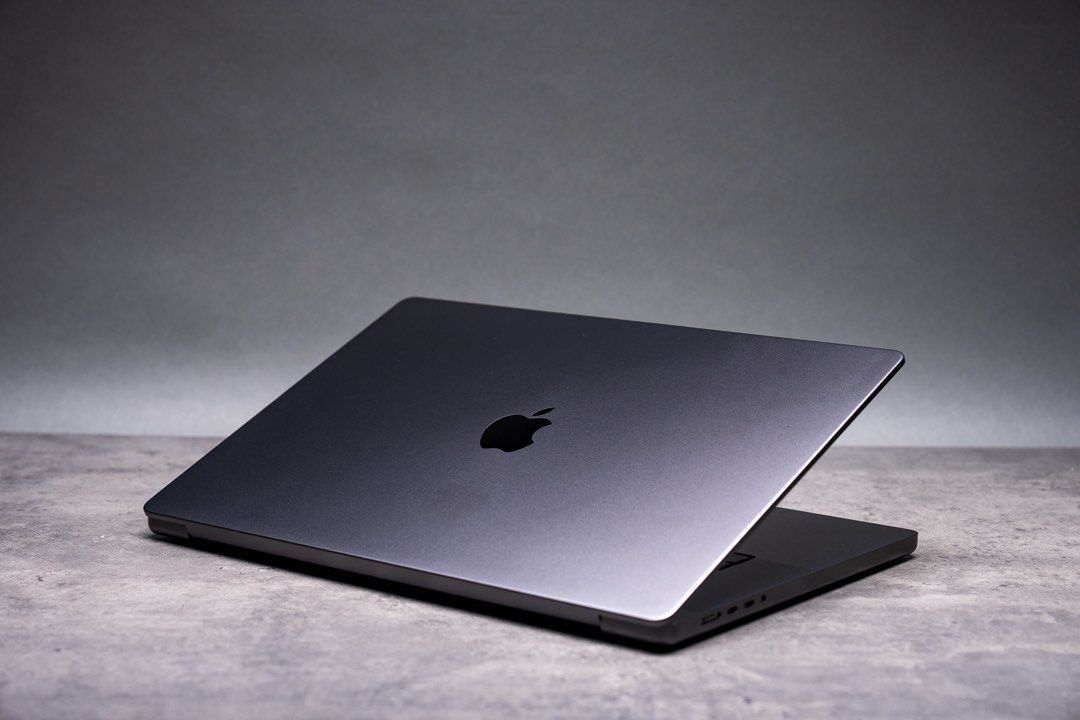 Apple MacBook Pro M5 Pro chip 24GB 1TB