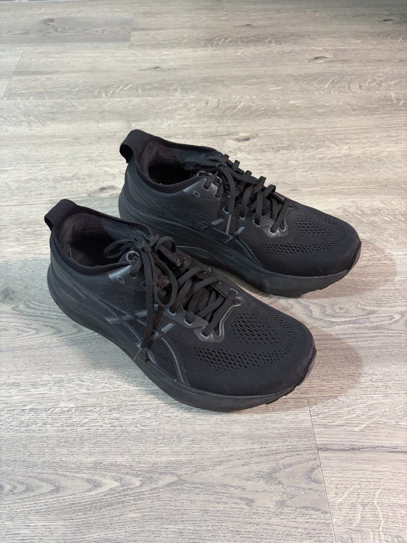 ASICS GEL-KAYANO 31 (Extra Wide / 4E) (Category: Sneakers) located in Singapore. Submitted by aaa3389 (Listing ID 1442634455, Image 2). Description: ASICS GEL-KAYANO 31 (Extra Wide / 4E) Size US 9.5 / UK 8.5 / EUR 43.5 Extra Wide (4E) fit for maximum comfort Advanced cushioning for soft landings and responsive rides Stability-focused design to support natural foot movement Breathable engineered mesh upper Durable outsole with excellent grip Suita