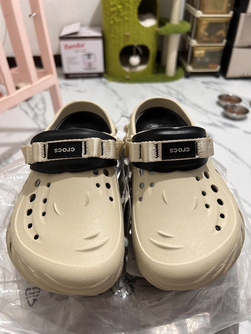 Authentic💯Bone Black Crocs echo clog (Category: Slippers & Slides) located in Valenzuela. Submitted by julianjohn98 (Listing ID 1442690631, Image 1). Description: Brand new for sale M8 size Crocs echo clog.