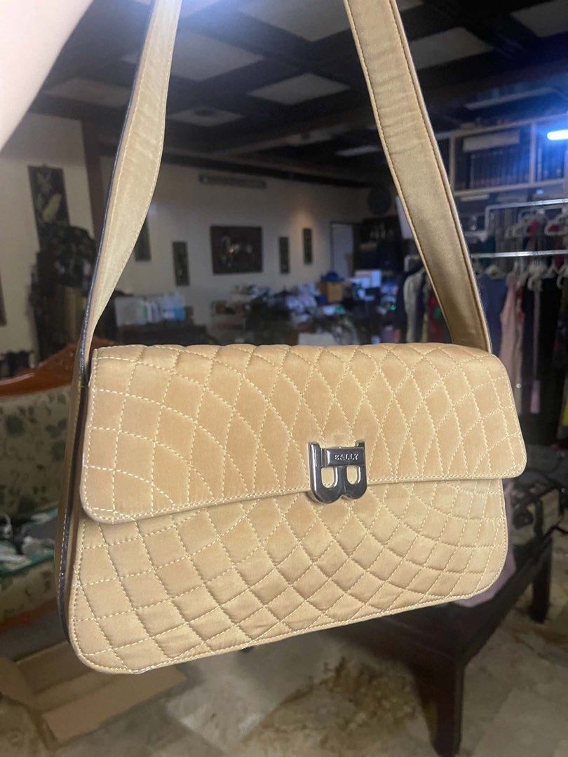 Bally Quilted Shoulder Bag (Category: Luxury Bags & Wallets) located in Quezon City. Submitted by zxzye34 (Listing ID 1442719514, Image 2). Description: - Authentic Bally shoulder bag - Elegant quilted design - Signature silver Bally logo hardware on front flap - Single, comfortable strap - Ideal for everyday wear - Interior and exterior are clean - Ready for a new home.