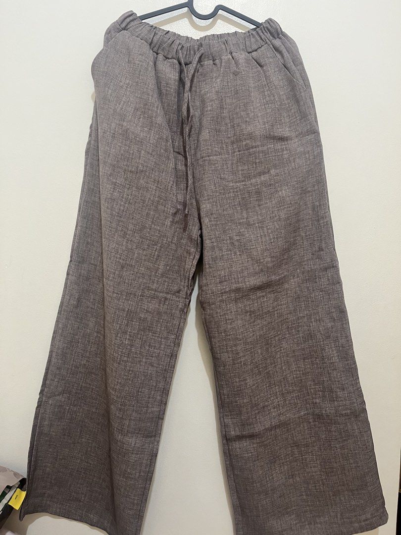 Bangkok BNWT coordinates (Category: Sets or Coordinates) located in Makati City. Submitted by piso.pincher (Listing ID 1442543271, Image 2). Description: Premium BKK coordinates, brand new with tags. Size- Large Vest- up to 36 inches bust size with tie at the back Pants- gatherized; 41 inches long .