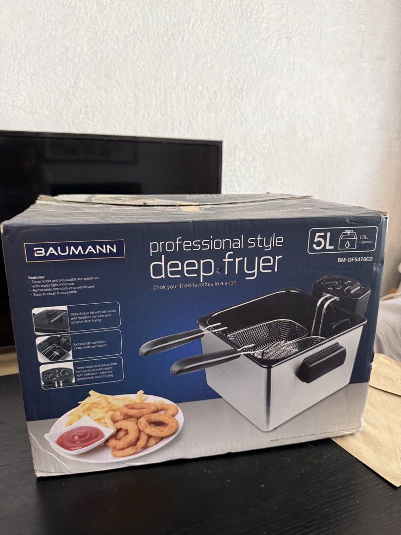 Baumann Deep Fryer (Category: Cookers) located in Paranaque City. Submitted by coleencusi96 (Listing ID 1442693967, Image 1). Description: Baumann Deep Fryer 5L Bought in S&R .