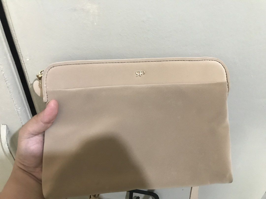 Beige Crossbody Bag (Parfois) (Category: Cross-body Bags) located in Pasig City. Submitted by njademb (Listing ID 1442582798, Image 3). Description: - beige crossbody bag - Adjustable strap (minor marks as pictured) - only used once. Marks could be from the storage. - last price posted RFS: decluttering.