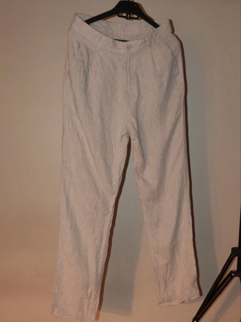 ZARA Beige Linen Blend Trousers (Category: Trousers) located in Manila. Submitted by ar_archives (Listing ID 1442711297, Image 1). Description: - Lightweight beige trousers - Comfortable fit for casual wear - Elasticated waistband with drawstring - Two side pockets - Simple and versatile for everyday use - BRAND NEW, NEVER WORN.