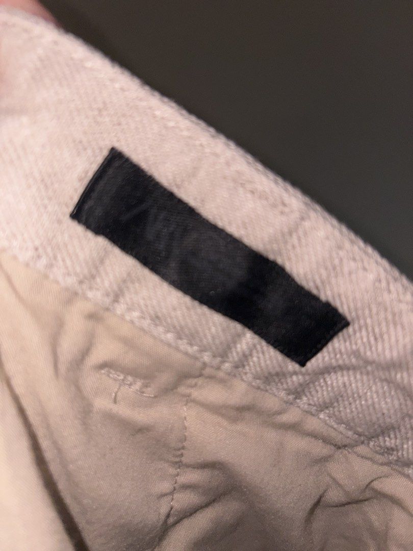ZARA Beige Linen Blend Trousers (Category: Trousers) located in Manila. Submitted by ar_archives (Listing ID 1442711297, Image 3). Description: - Lightweight beige trousers - Comfortable fit for casual wear - Elasticated waistband with drawstring - Two side pockets - Simple and versatile for everyday use - BRAND NEW, NEVER WORN.