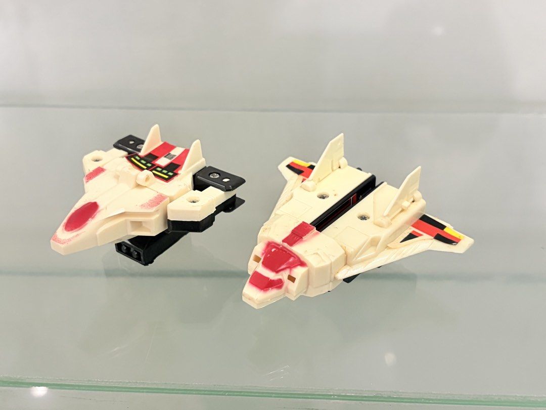 Bioman bio robo (Category: Action & Battle Toys) located in Makati City. Submitted by tomypom (Listing ID 1442632109, Image 2). Description: Bioman bio robot Biorobot Bio jet 1 Bio jet 2 Volt in and out 2 parts! See pictures for more details 999 pesos only! .