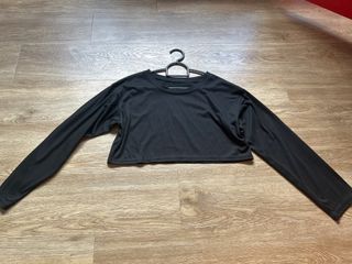 (Category: ) located in . Submitted by help_girl_clear_her_cupboard (Listing ID 1442564506, Image 1). Description: .