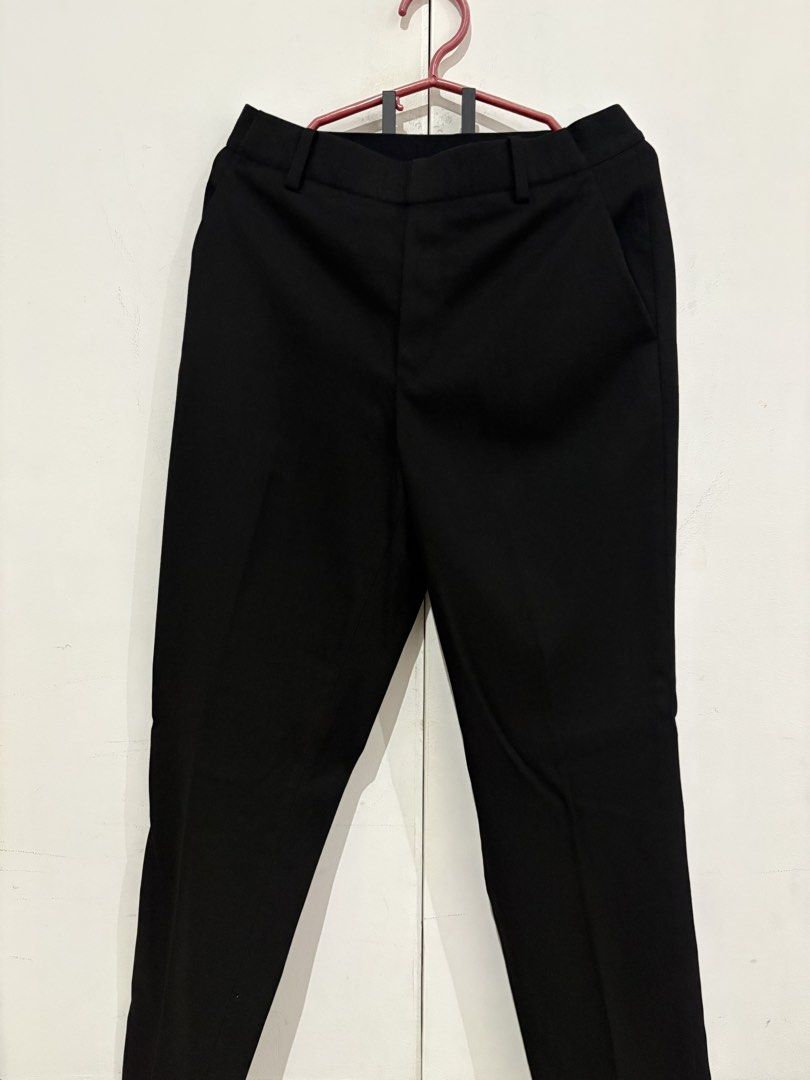 Uniqlo Black Formal Trousers (Category: Other Bottoms) located in Las Pinas. Submitted by jclb13 (Listing ID 1442690666, Image 1). Description: - Classic black trousers, elastic waistband - Straight leg cut - Functional front and back pockets - Waist: Approx. 30 inches - Ideal for work or smart casual wear.
